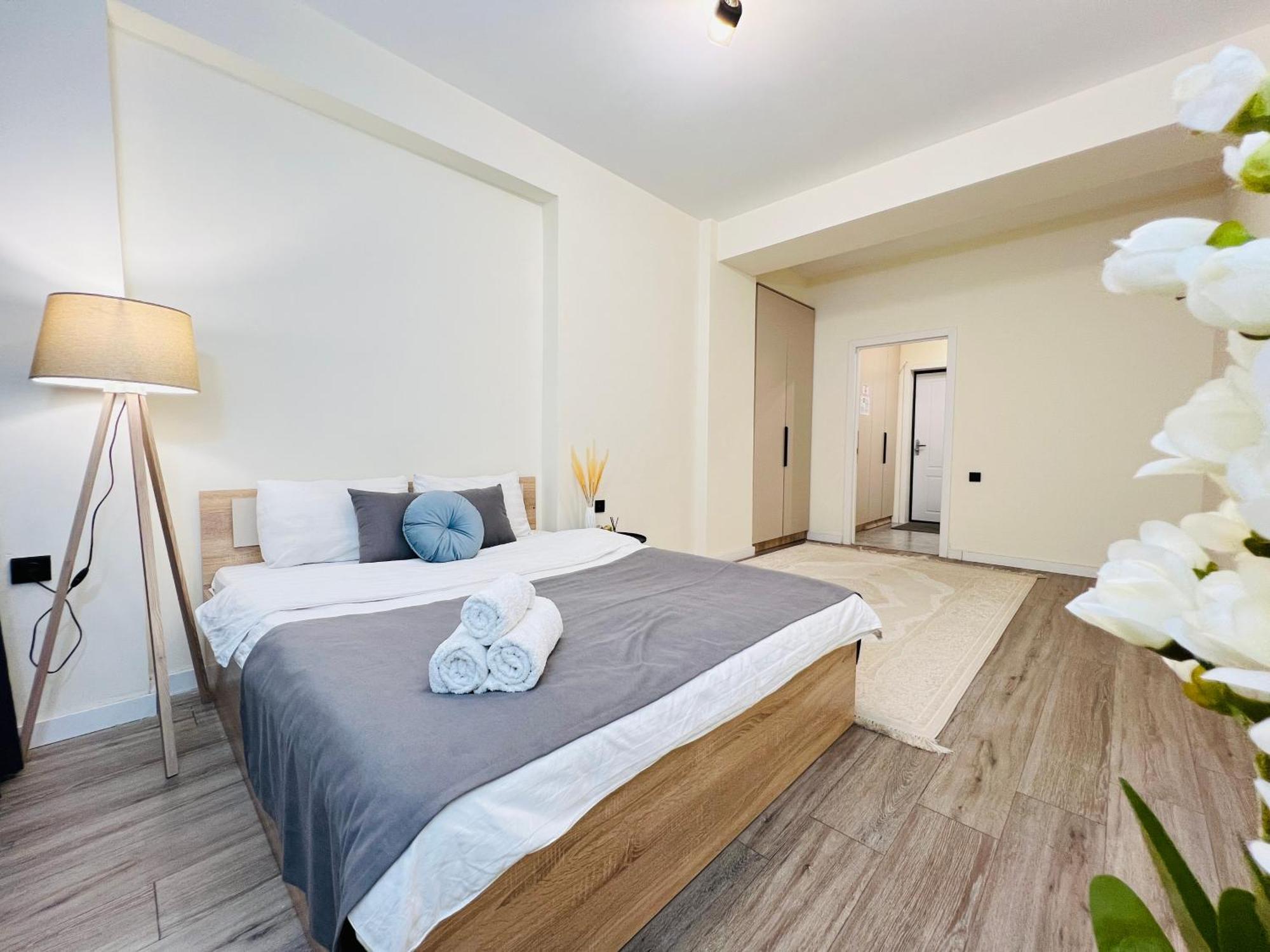 417i3 Sky Blue Sholpan Apartment Almaty